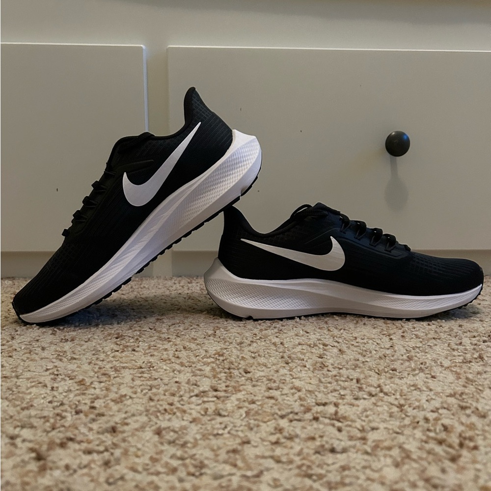 Women’s Nike Air Zoom Pegasus 39 | Size 8.5